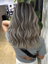 メリー オオサカ(Merly Osaka)&nbsp;みんなが一度はしたくなるバレイヤージュ_gray ash_