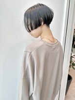 ステア ケース(stair case)&nbsp;【馬場】大人モード黒髪刈り上げハンサムショートセンターパート