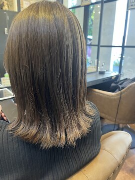 ヘアーラウンジ アンフィ 井土ヶ谷(Hair Lounge Anphi) ブリーチカラー　グレージュ