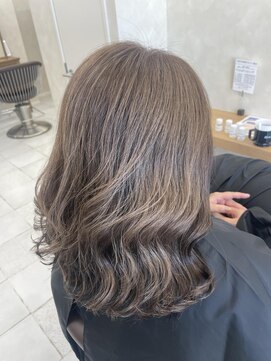 ソエル(Sowel) 白髪ぼかしハイライト ミルクグレージュカラー (千田)