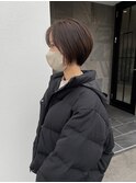 襟元スッキリの丸みショート