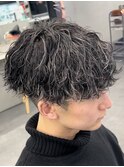 渋谷ホワイトメッシュカラーメンズハイライトカラー緩めパーマ