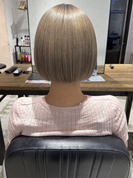 カウチ 板橋本町店(kauti) 透明感ミルクティーベージュとぱつっとボブ