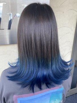 アーク エマーブル(Ark aimable) 大胆裾カラー