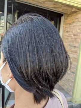大人ショートボブ/透明感/アッシュグレー/白髪ぼかし/脱白髪染め