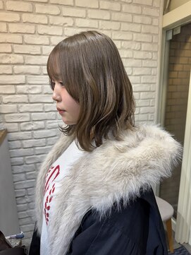 やわらかベージュ