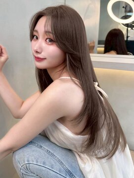 グローアイヴィ 大宮(GLROW IVY) グレーブラウン/ミディアムレイヤーカット/ダークアッシュ/大宮