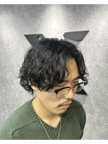 ゼノ 海老名(XENO)&nbsp;海老名緩めスパイラルパーマ波巻きパーマメンズセンターパート