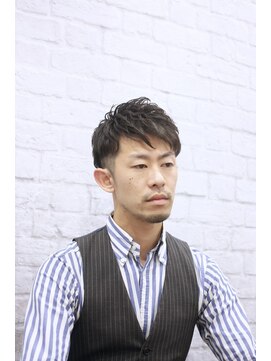 グレイスフルバーバー 赤坂見附店 スーツに合うツーブロックスタイル【赤坂／理容室/バーバー】