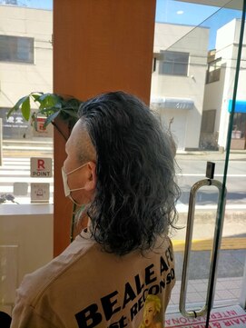 ヘアアンドメイク アール(hair&make R) 漢のロン毛
