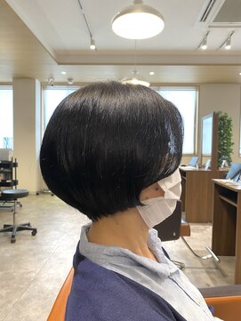 ビスポーク(BESPOKE) 大人可愛い小顔ハンサムショート