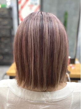 ルーツ(Root)の写真/ナチュラルなのに個性が光る＊゜乾かすだけでふんわりまとまるカット技術で、゛一味違うショート゛に♪
