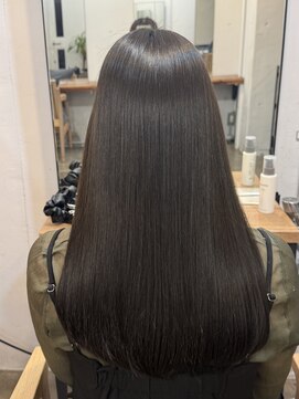 ファルベ(Farbe) ホワイトグレージュミニウルフデジタルパーマチェリーブラウン