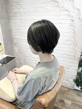 マカナ(makana) シンプルショートボブ