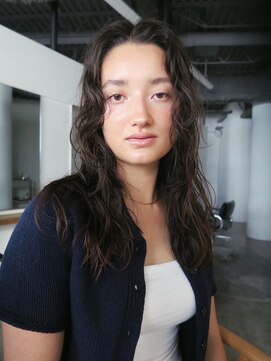 ナヌーク シブヤ(nanuk shibuya) 海外くせ毛風ニュアンスパーマ