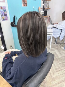 ウル(ulu) 名東区 ハイライト 白髪ぼかし 透明感カラー ミルクティー