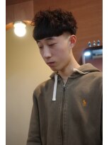 エディ(Edy)&nbsp;マッシュ刈り上げスペインカールメンズパーマ外国人風眉毛カット