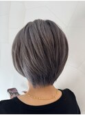 大人ショート×グレージュカラー