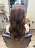 オリーブベージュ