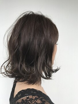 バビー(BAVI) 外ハネ×グレージュ