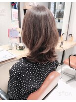 ミッシェル アフロート(michelle afloat)&nbsp;20代30代40代50代小顔ひし形くびれラフ外ハネCカーブレイヤー