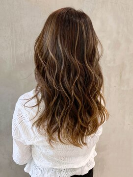 アイティー バイ アルバム 浦和店(IT by ALBUM) ハイライトロング_ハイライトカラーオリーブカラー_ba243732