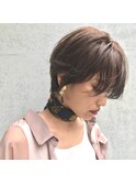 センターパート×動きのあるショート