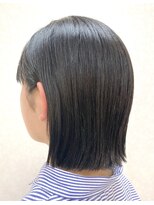 黄ぐまくん美容室 ぱっつん 切りっぱなし ボブ