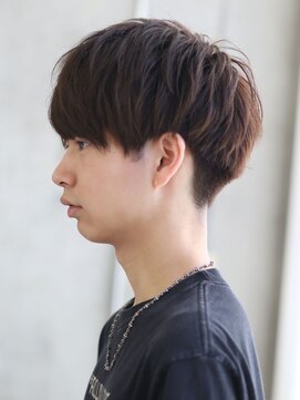 リップス 栄(LIPPS) ナチュラルマッシュニュアンスカールストレートカール刈り上げ