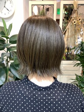 フラット 千葉(Flat.) くすみカラー、外ハネスタイル【千葉】