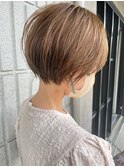 ショートボブパーマ20代30代40代イヤリングカラー大人可愛い