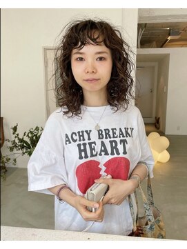 タート(Taat.) 細かすぎない強めパーマ