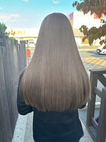 オリオリ(OliOli)&nbsp;透明感カラー ロンググレージュスタイル