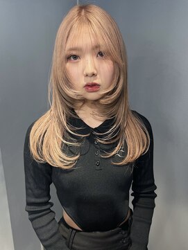 ペレ 梅田(PELE) イメチェン/ホワイトブロンド/外ハネボブ/ワイドバング/梅田