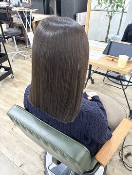ピフデザイン(pifdesign) 透明感のあるオリーブグレージュ