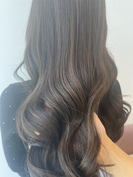 レヴィア(REVIA) 巻き髪