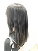 透明感のあるグレーカラー