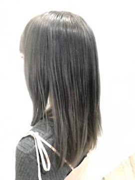 ミヨンシルヘアー(MIYONGSHIL hair) 透明感のあるグレーカラー