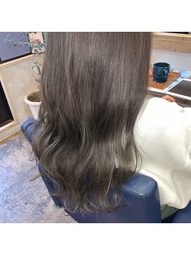 フィン(FiN by allure) カーキベージュ