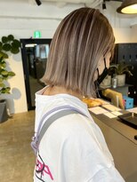 メリー オオサカ(Merly Osaka)&nbsp;超人気ぱっつんボブ×バレイヤージュ_ホワイトくすみベージュ_