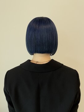 ディッセンバー 神宮前(December) blue / 切りっぱなしボブ