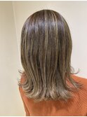 大人女性に人気♪ハイライトグレージュカラー[草加／草加駅東口]
