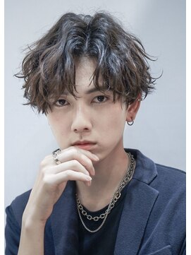 ブリーチ 原宿店(BLEACHi) センターパート/波巻きスパイラル/パーマ/BLEACHi原宿