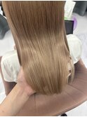 ブリーチ毛も髪質改善トリートメントでツヤツヤ♪moe