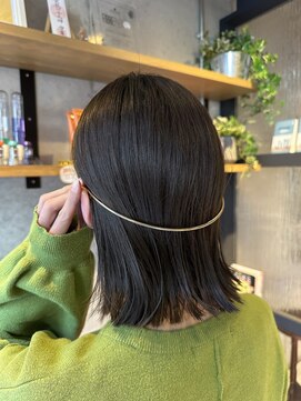 シュア(sure) 【切りっぱなしボブ×バックカチューシャ】style 北村 健太