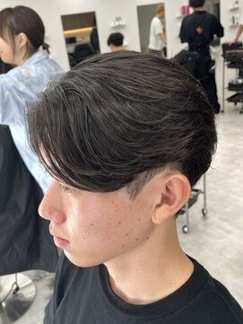 ラヴィズムバイフィフス(LUVISM by fifth) ニュアンスパーマ毛流れパーマセンターパート新潟メンズパーマ
