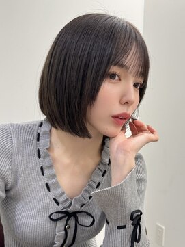 ◎シースルー前髪のミニマルぱつっとボブ