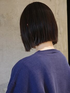 ぱつっとボブ×ナチュラルブラウン