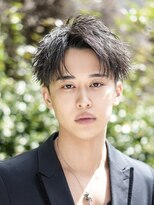 ベーア(Bar) ツーブロック刈り上げウィンドアップバング短髪