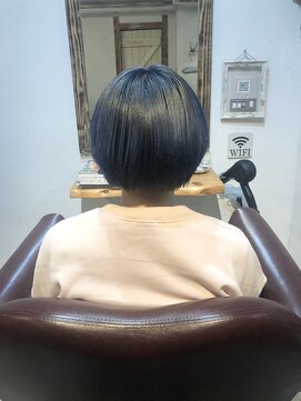 ヘアーサロン ザ ハイブ(Hair salon The hive) 暗めのブルージュカラー！！